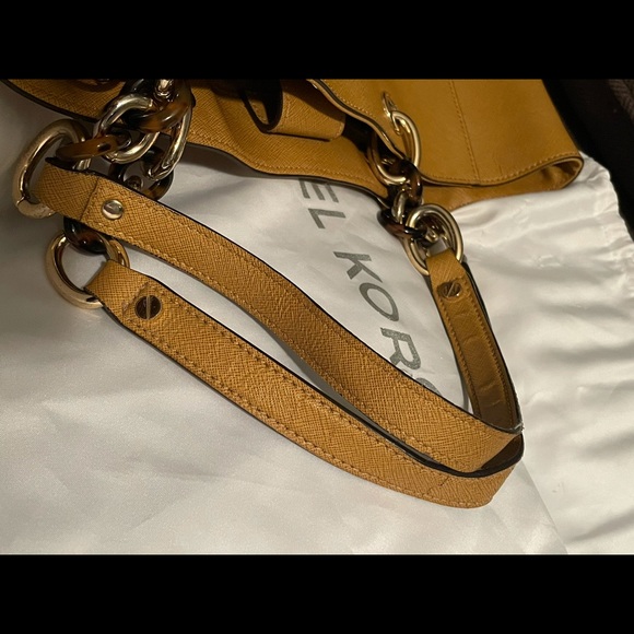 AUTHENTIC Michael Kors Tote - Picture 9 of 10